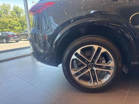 Used 2025 Audi Q5 Premium w/ Convenience Package AWD/4WD image 8
