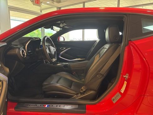 Used 2020 Chevrolet Camaro SS RWD image 5
