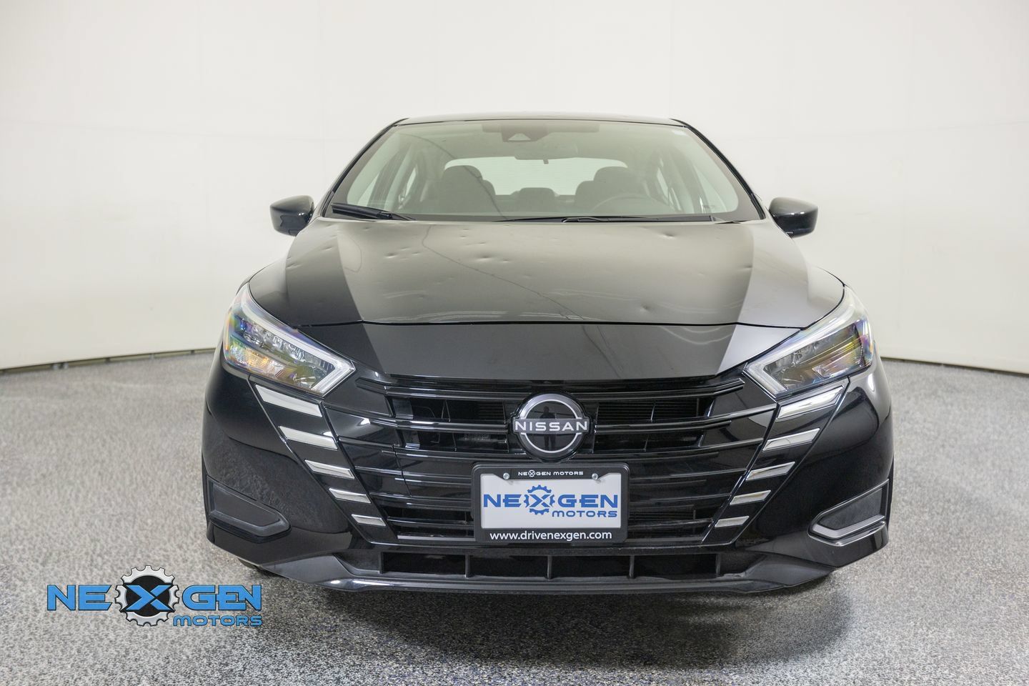 Used 2025 Nissan Versa SV w/ Trunk Package FWD image 45
