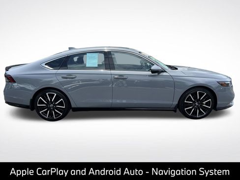 Used 2024 Honda Accord Touring image 12