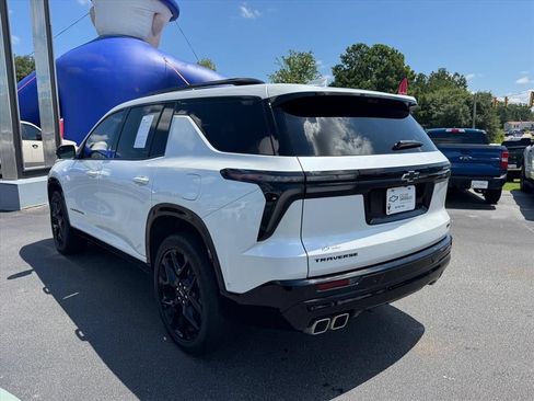Used 2025 Chevrolet Traverse RS FWD image 5