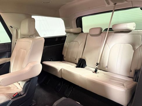 Used 2023 Ford Expedition Limited image 20