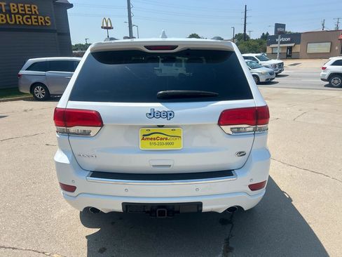 Used 2019 Jeep Grand Cherokee Overland AWD/4WD image 4