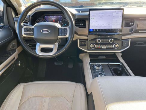 Used 2024 Ford Expedition Limited image 10