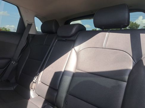 Used 2022 Kia Niro EX Premium image 8