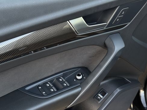 Used 2022 Audi SQ5 Premium w/ Convenience Package image 24