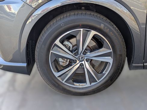 Used 2024 Lexus RX 350 Premium image 12