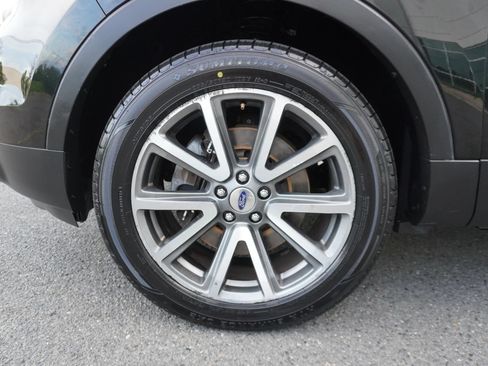 Used 2015 Ford Explorer XLT w/ Equipment Group 202B AWD/4WD image 34