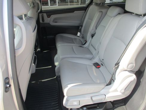Used 2019 Honda Odyssey EX-L image 5