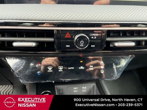 Used 2025 Nissan Kicks SR w/ Illumination Package image 17