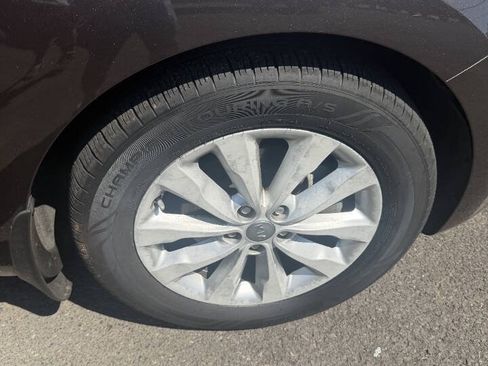 Used 2017 Kia Sedona EX FWD image 14
