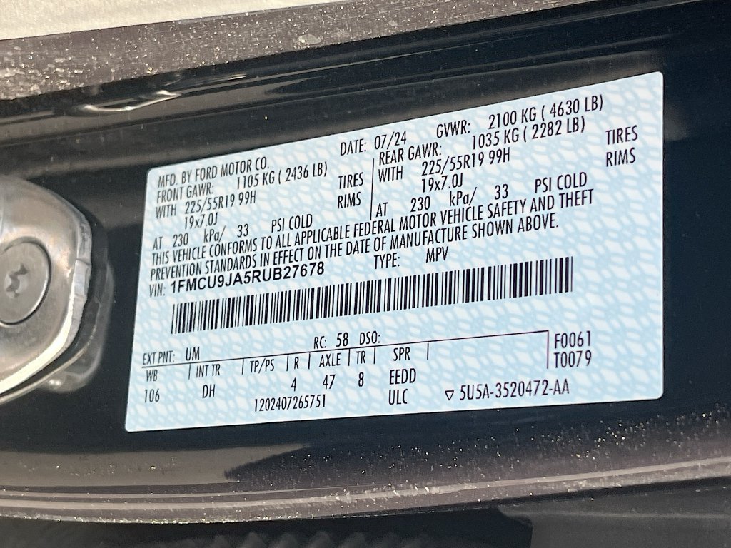 Used 2024 Ford Escape Platinum w/ Premium Technology Package AWD/4WD image 32