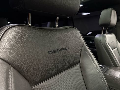 Used 2021 GMC Yukon XL Denali w/ Denali Premium Package image 28