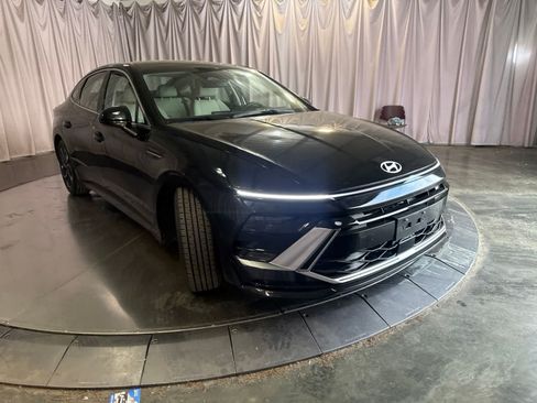 Used 2025 Hyundai Sonata SEL FWD image 3