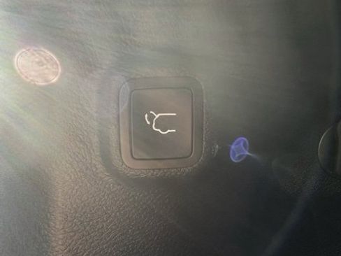 Used 2023 Jeep Cherokee Altitude Lux image 40