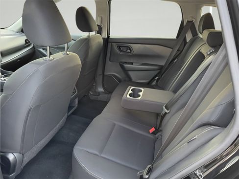 Used 2024 Nissan Rogue S image 18