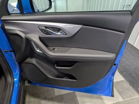 Used 2025 Chevrolet Blazer LT FWD image 26