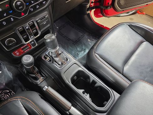 Used 2021 Jeep Gladiator Mojave AWD/4WD image 25