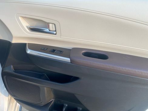 Used 2023 Toyota Sienna Platinum image 35