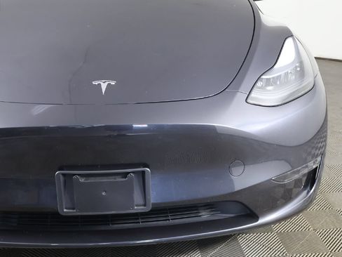 Used 2024 Tesla Model Y Long Range RWD image 24