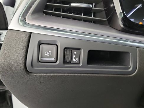 Used 2024 Cadillac XT5 Luxury FWD image 30