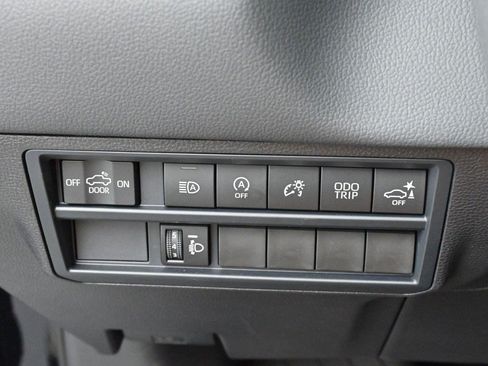 Used 2026 Toyota Tundra Limited AWD/4WD image 28