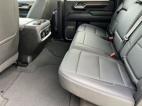 Used 2024 GMC Sierra 2500 Denali w/ Denali Reserve Package image 13