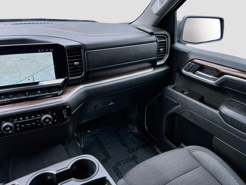Used 2025 Chevrolet Silverado 1500 LT AWD/4WD image 24