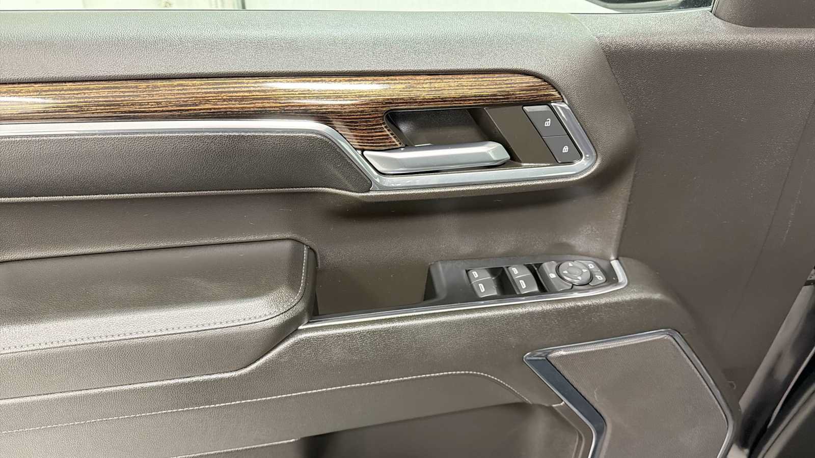 Used 2024 GMC Sierra 1500 Elevation AWD/4WD image 15