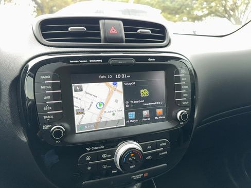 Used 2017 Kia Soul + w/ Audio Package image 19