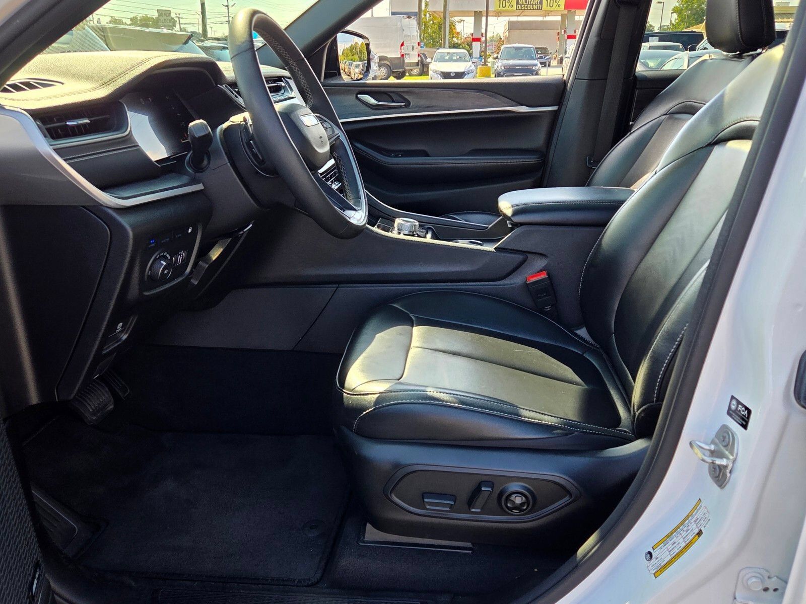 Used 2024 Jeep Grand Cherokee Limited 4xe AWD/4WD image 5