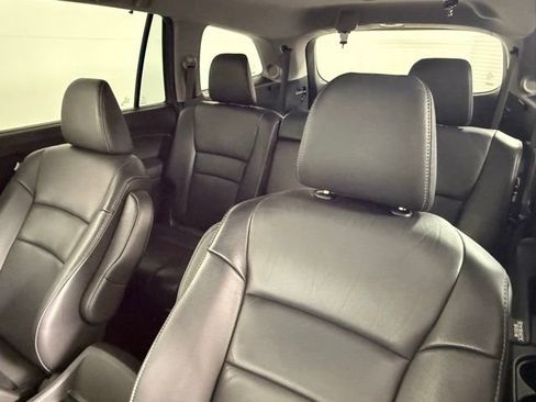 Used 2019 Honda Pilot Touring image 31