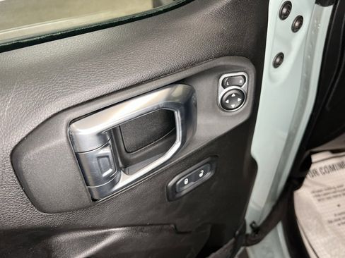 Used 2023 Jeep Wrangler Willys image 15