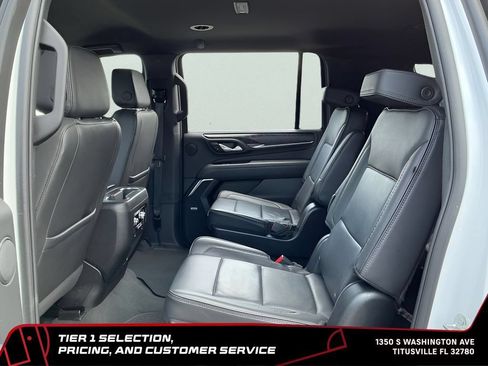 Used 2024 GMC Yukon XL Denali RWD image 17