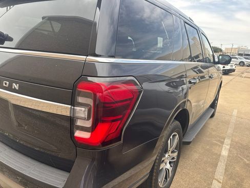 Used 2024 Ford Expedition Limited AWD/4WD image 4