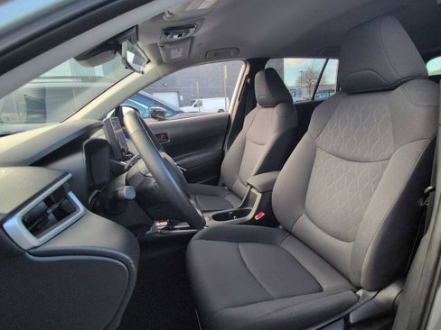 Used 2024 Toyota Corolla Cross LE image 17