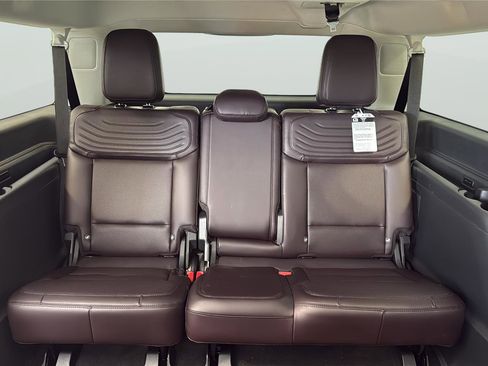 New 2025 Ford Expedition Max Platinum w/ Platinum Ultimate Package AWD/4WD image 30