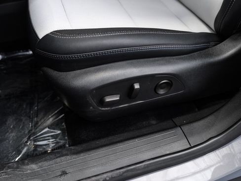 Used 2025 Chevrolet Equinox EV LT w/ Convenience Package FWD image 30