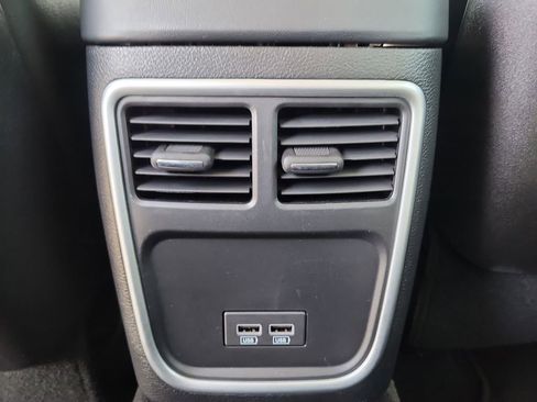 Used 2023 Chrysler 300 Touring L image 13