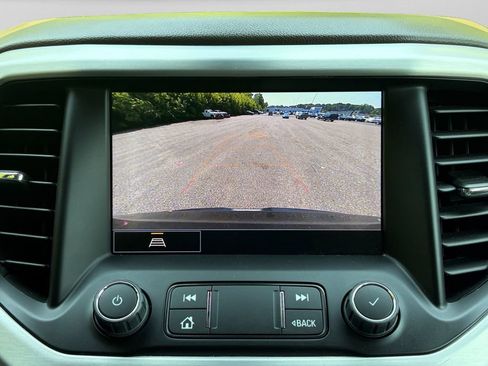 Used 2023 GMC Acadia SLT AWD/4WD image 16