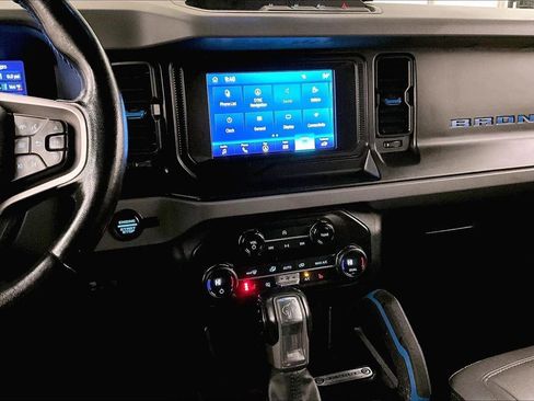 Used 2021 Ford Bronco Black Diamond image 6