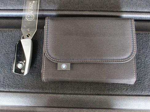 Used 2024 BMW X7 xDrive40i w/ M Sport Package image 29