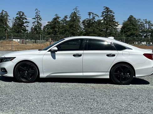 Used 2018 Honda Accord Sport image 6