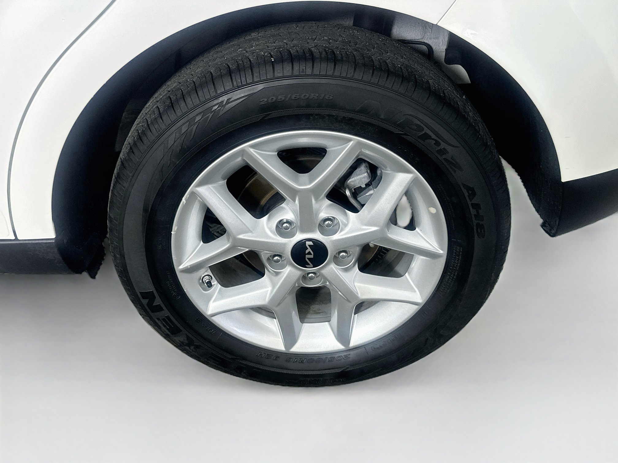 Used 2025 Kia Soul LX w/ LX Technology Package FWD image 11