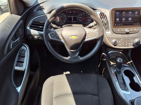 Used 2019 Chevrolet Malibu LT FWD image 11