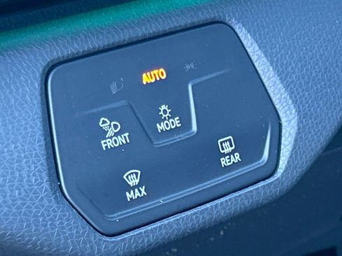 Used 2023 Volkswagen ID.4 S image 59