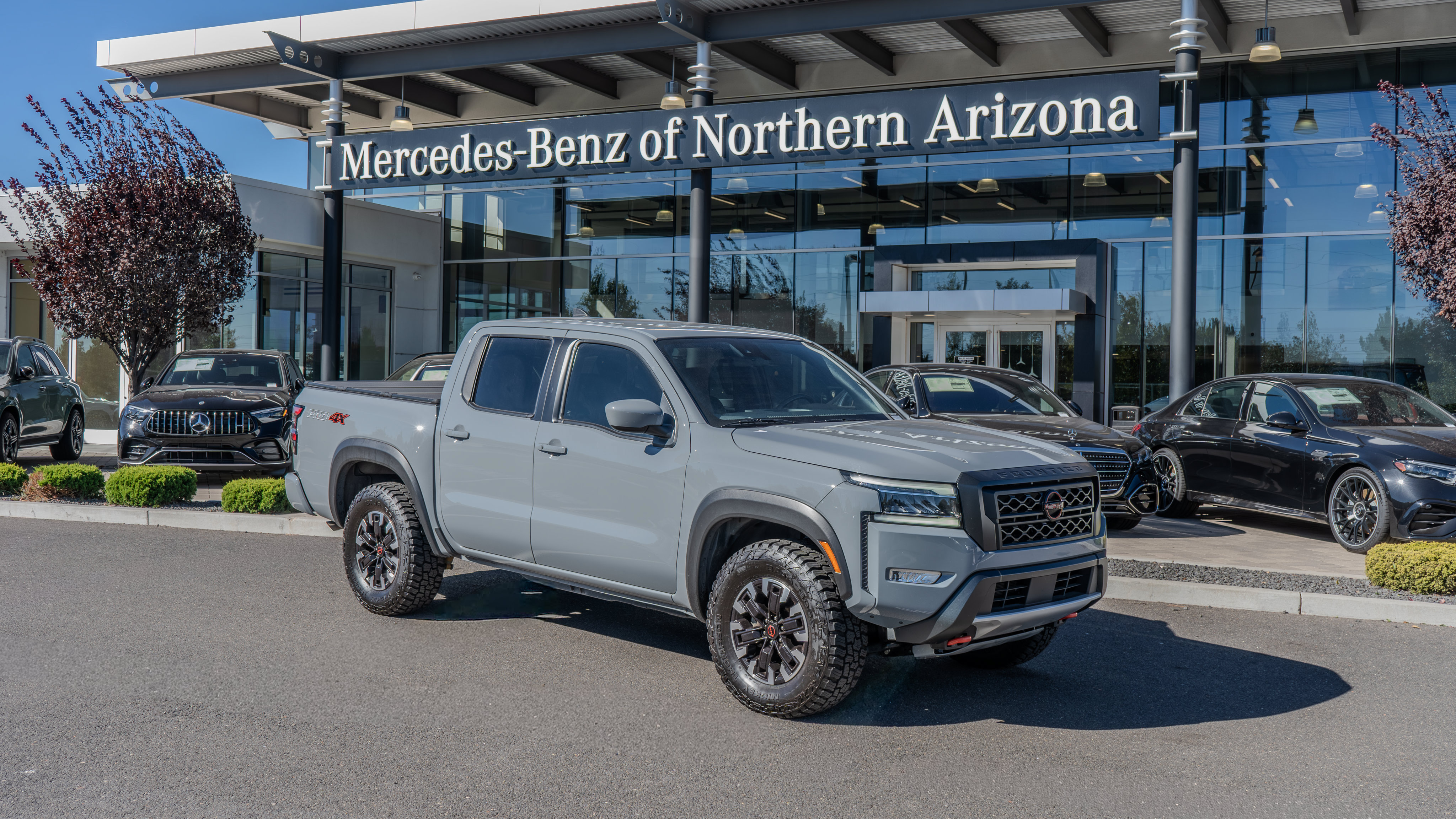 Used 2024 Nissan Frontier PRO-4X w/ Technology Package AWD/4WD image 1