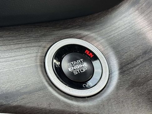 Used 2024 Jeep Grand Cherokee Limited AWD/4WD image 22