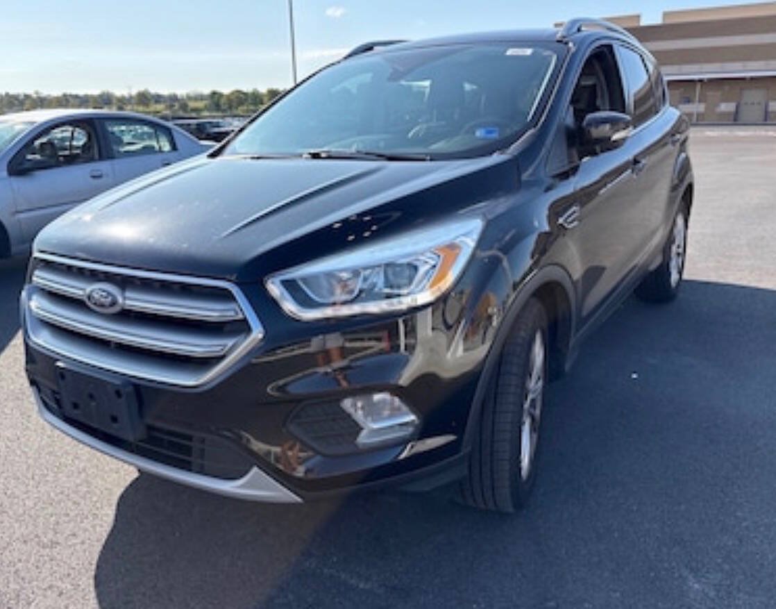 Used 2017 Ford Escape Titanium FWD image 2