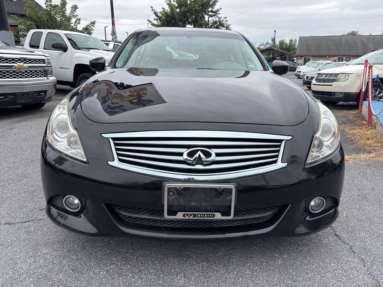 Used 2011 INFINITI G37 x Sedan w/ Premium Pkg AWD/4WD image 2